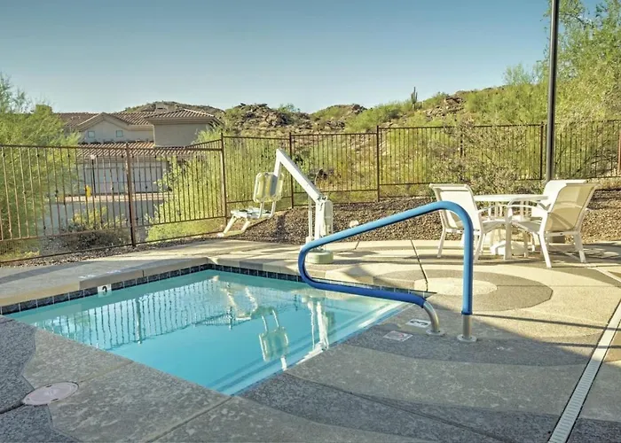 Enjoy The Beautiful Setting With Your Family In 2bd With Amenities