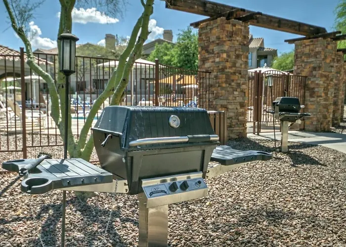Enjoy The Beautiful Setting With Your Family In 2bd With Amenities *